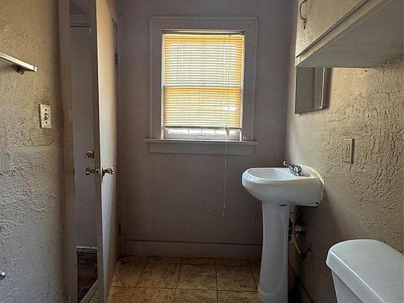 5th image of 1837 NE 24th St