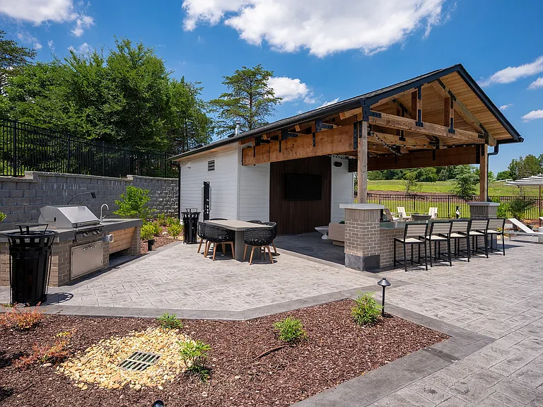 Echelon Outdoor TV Lounge