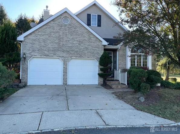 45 Sherwood Dr, Monroe Township, NJ 08831
