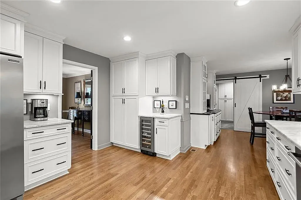 5 bed, 3757 sqft, $7,000 — Photo 4