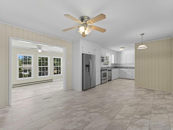 4th image of 2604 Huntington Rd