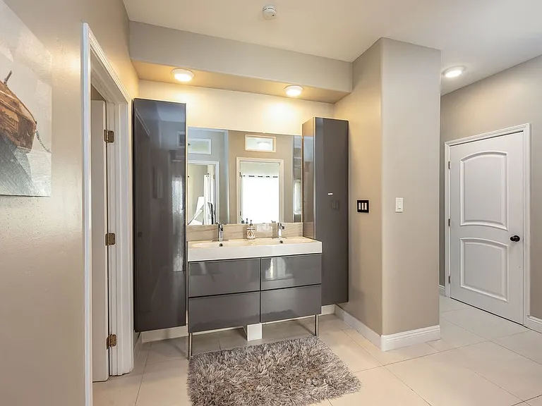 4741 Point Loma Ave #2021 — Photo 5