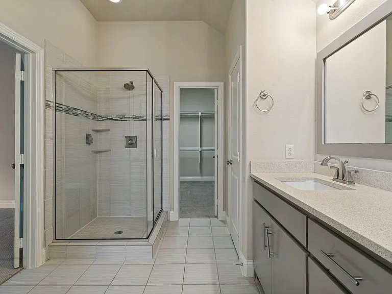 766 E Main St — Photo 10
