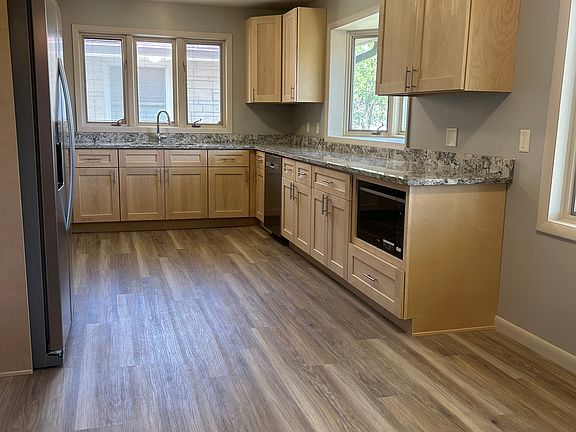 4th image of 324 S Cotner Blvd