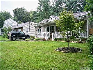 1st image of 4 Shorehaven Blvd