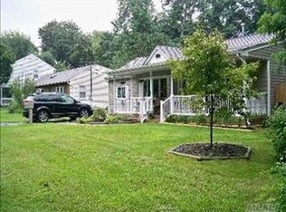 4 Shorehaven Blvd, Ronkonkoma, NY 11779