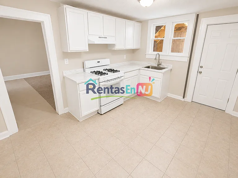 14 Nursery St #2A — Photo 1