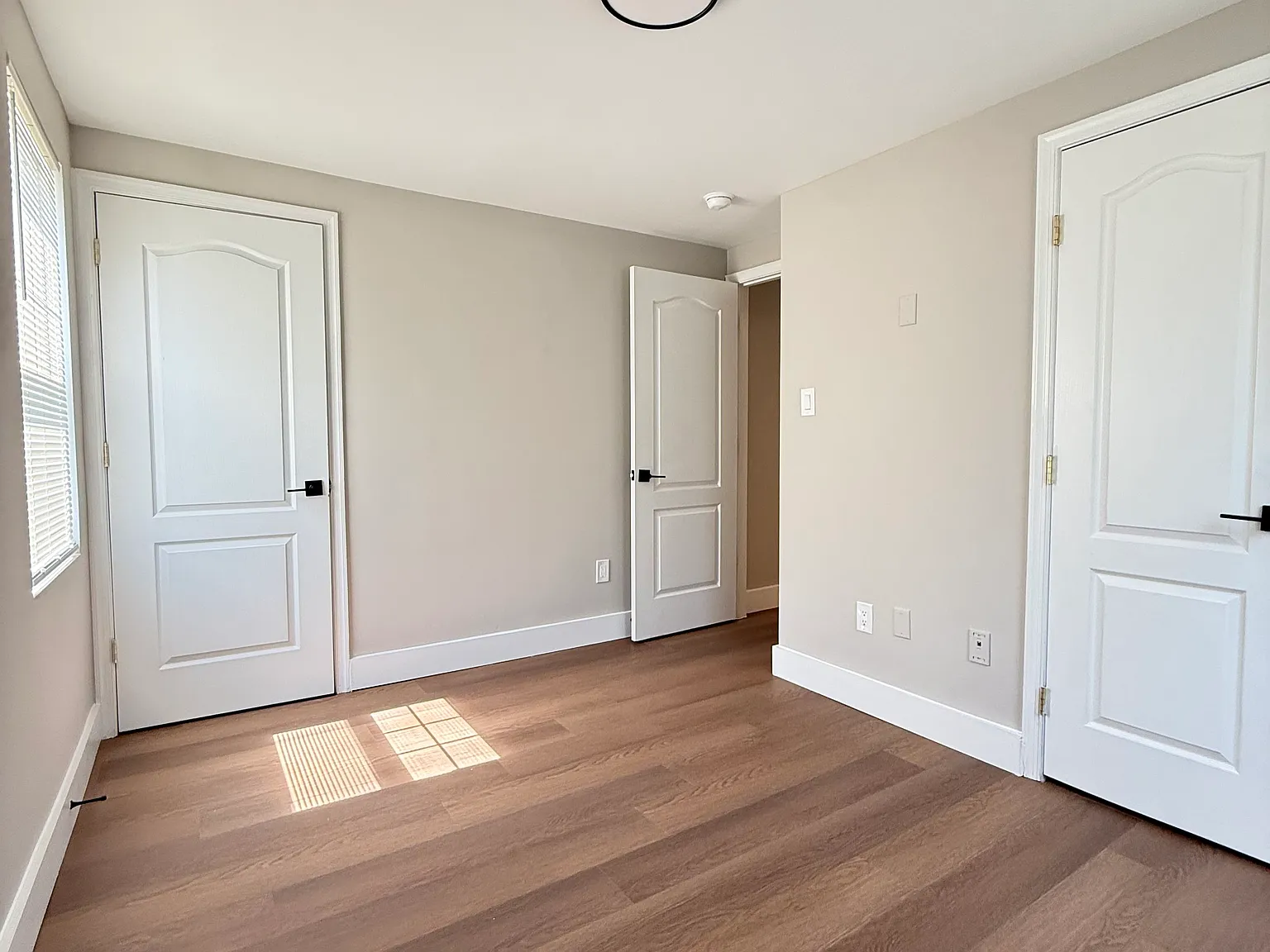 3 bed, 1.5 bath, 1000 sqft, $2,600 — Photo 4