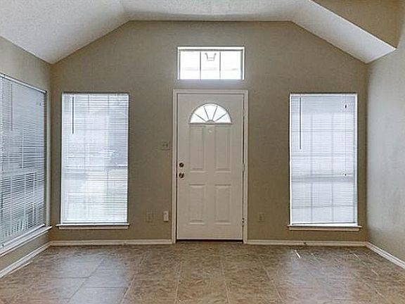 4th image of 1209 Arthur Ct