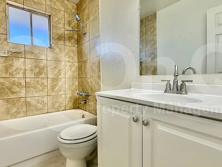4401 N 12th St #204 — Photo 7
