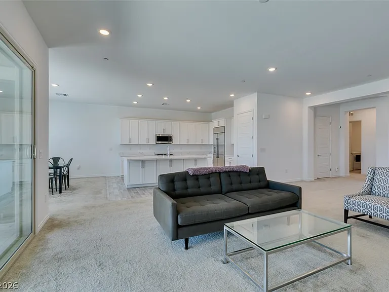 988 Edinburgh Fields Ct — Photo 17
