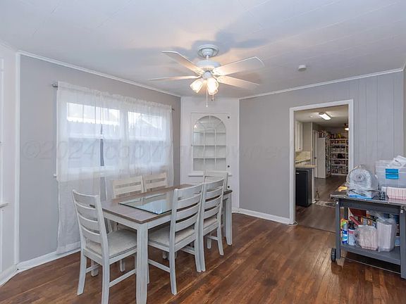 5th image of 922 Mary Ellen St #A