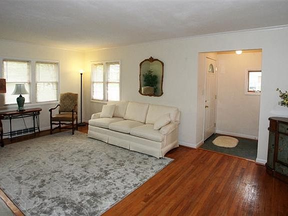 4th image of 416 N Claridge Dr