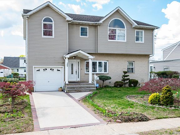 3rd image of 188 Beechwood Avenue