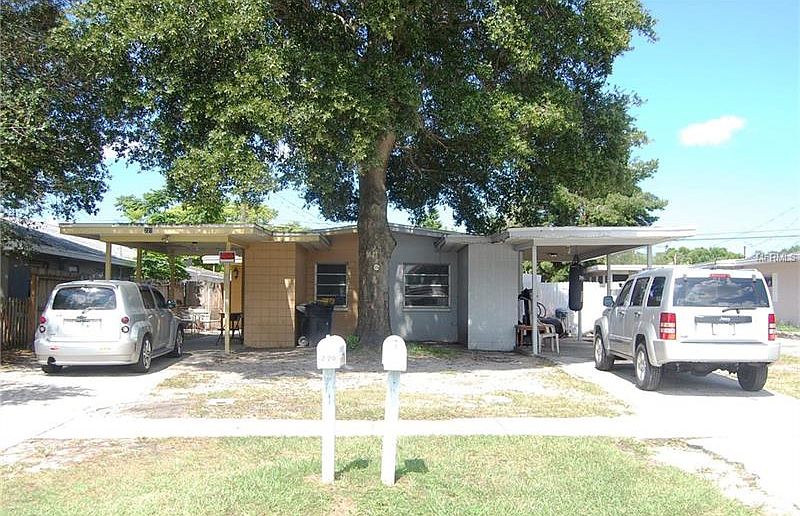 1st image of 220 N Saturn Ave