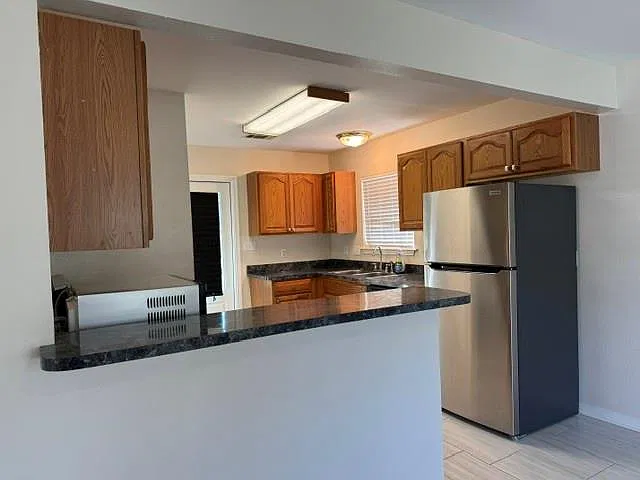 2 bed, 1.0 bath, 800 sqft, $1,275 — Photo 2