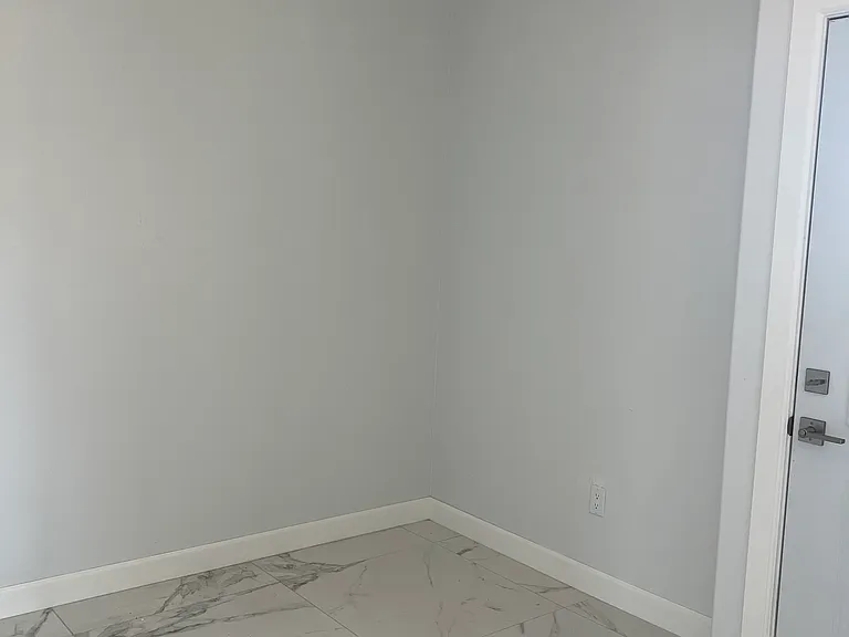 15291 Cedarwood Ave — Photo 3