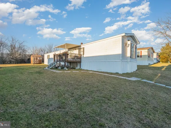 9 Dallas Dr, Grantville, PA 17028