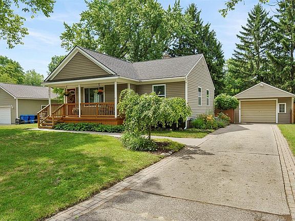 3rd image of 4781 Maycrest Dr