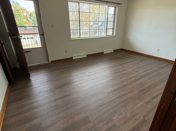 20077 Lorain Rd APT 5, Fairview Park, OH 44126