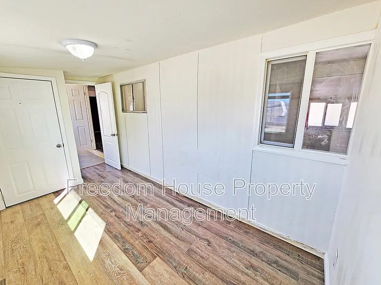 1080 W Windsong Ln #B — Photo 18