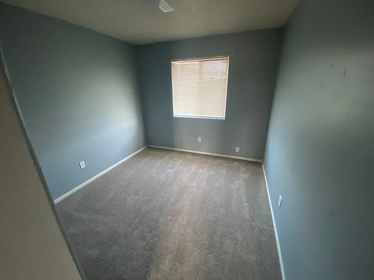 Newly remodeled 3 bedroom Townhouse near Gateway — Photo 12