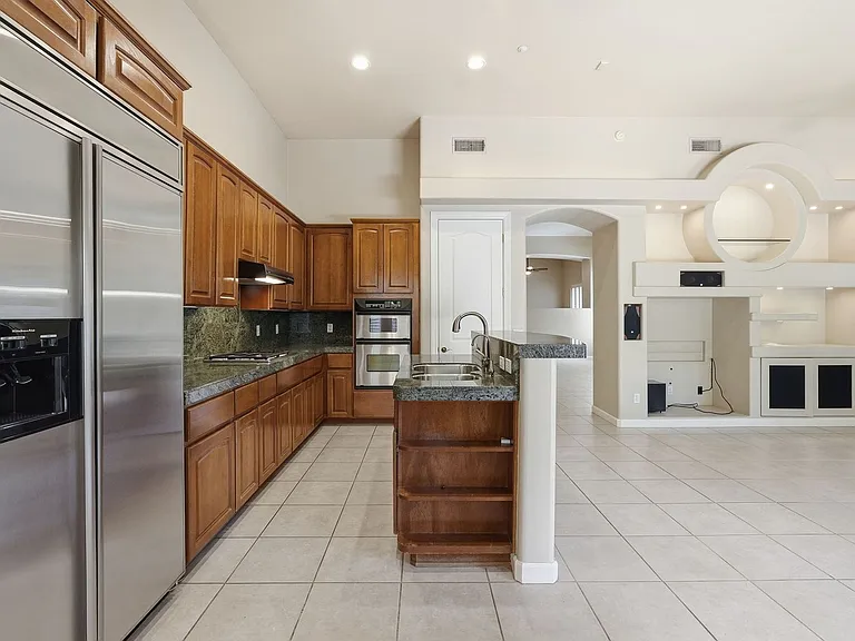 7369 E Del Acero Dr — Photo 20