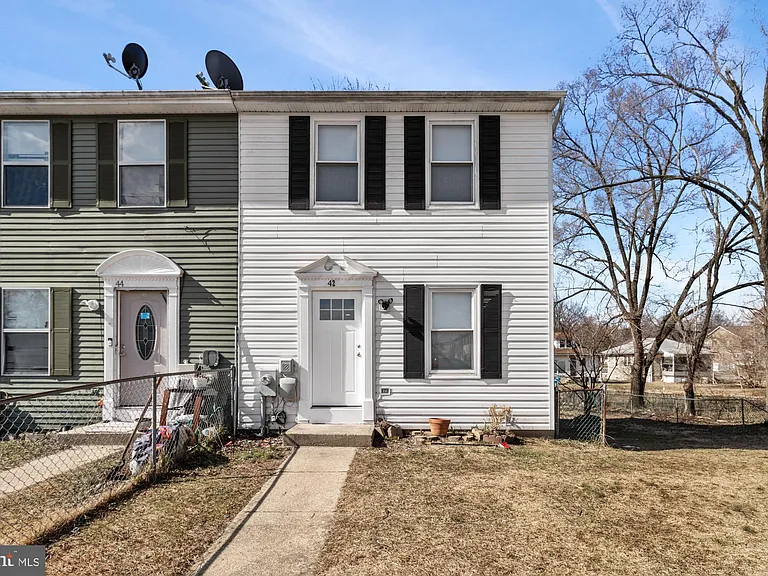 42 Holcumb Ct — Photo 2