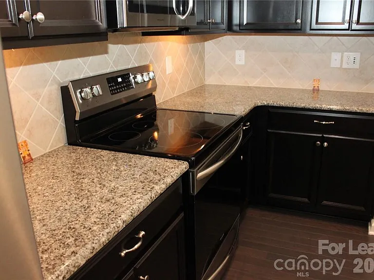 6017 Sweetbay Ln — Photo 8