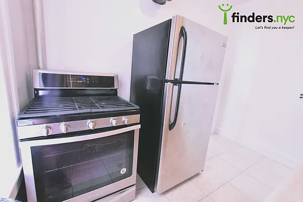 Rented by Clove Realty LLC | media 14