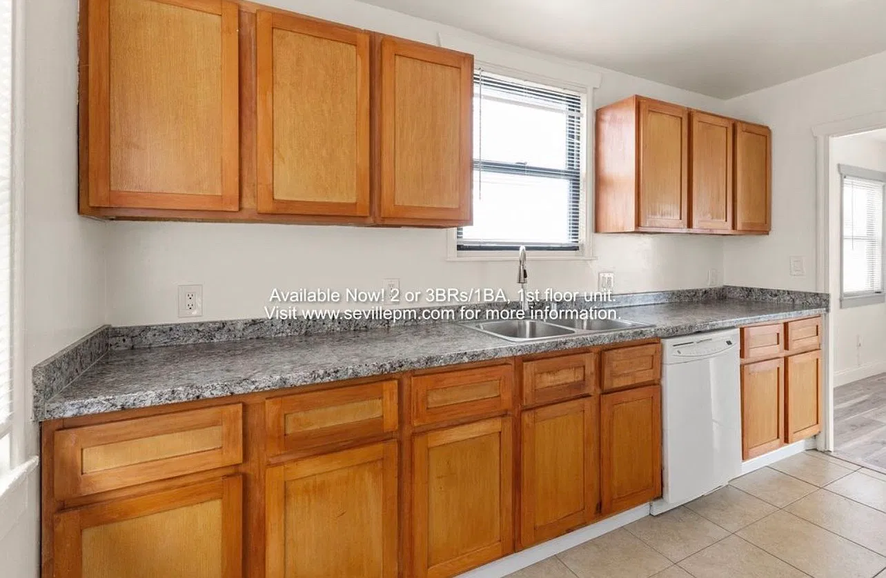 3 bed, 1050 sqft, $3,200 — Photo 4