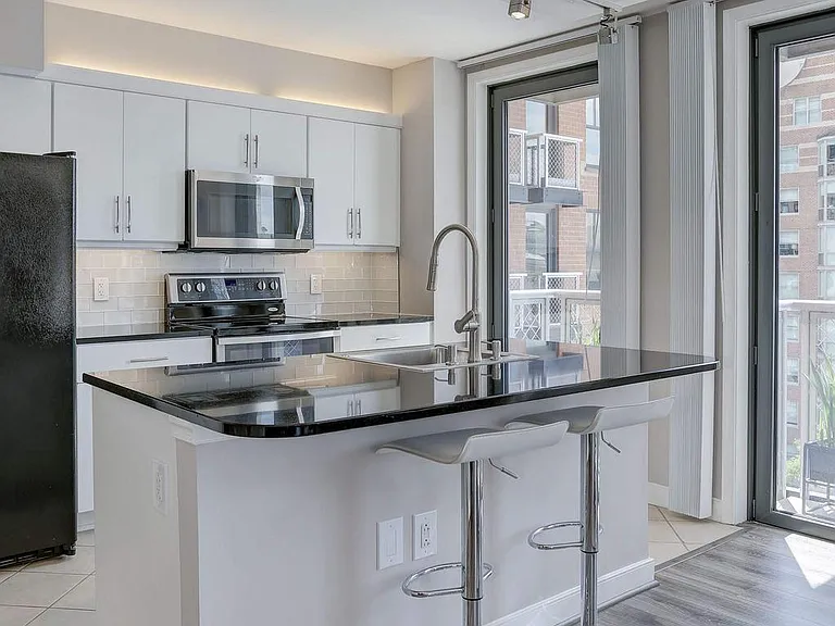 616 E St NW #718 — Photo 8