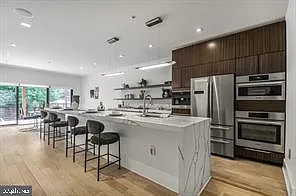 Building Photo - 2515 Ontario Rd NW #1