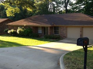 613 Green Oak Dr, Longview, TX 75604