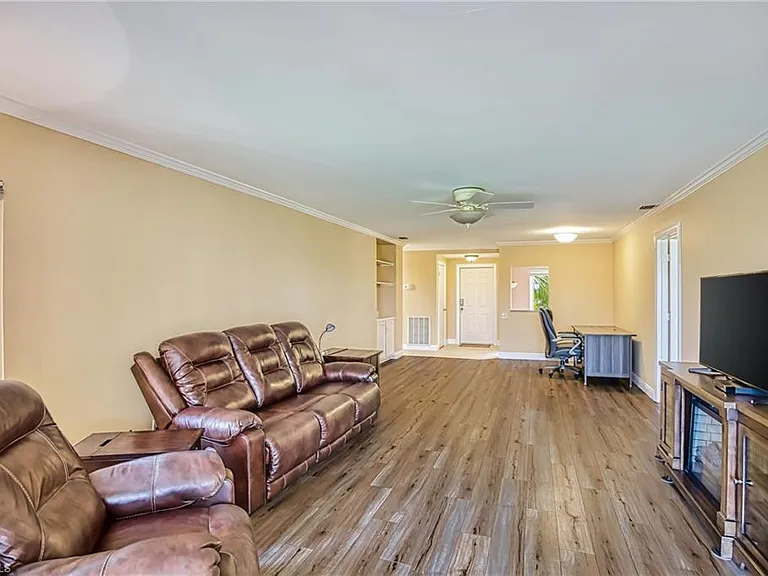 7402 Lake Breeze Dr #306 — Photo 11