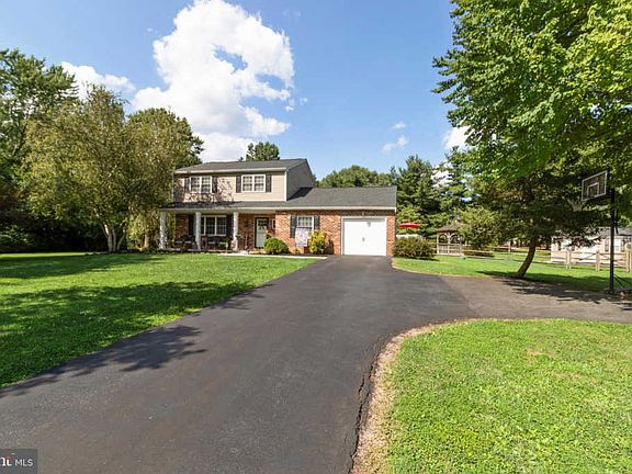 5th image of 3806 Elizabeth Dr