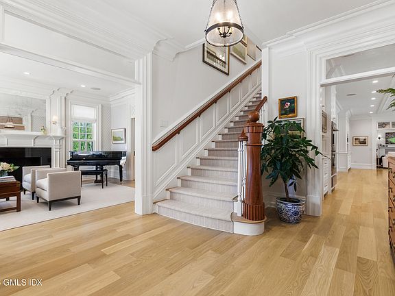 3rd image of 247 Riverside Ave