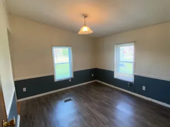 410 W Clinton St, Saint Charles, MI 48655