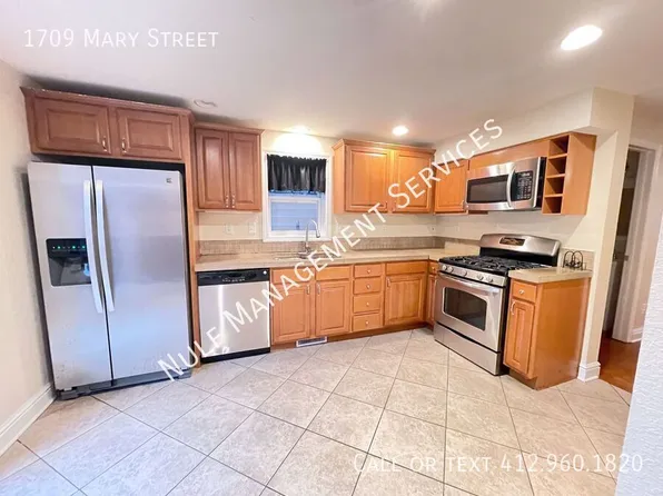1709 Mary St, Pittsburgh, PA 15203