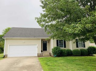 1037 Waterford Cir, Clarksville, TN 37040