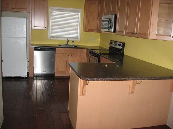 4th image of 171 S 15th St