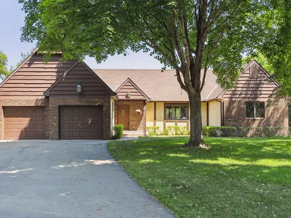 207 Calendar Isle, Center City, MN 55012