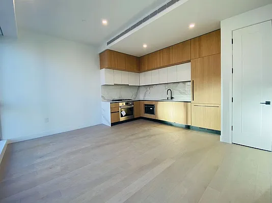 Rented by Lin Pan Realty Group LLC | media 10