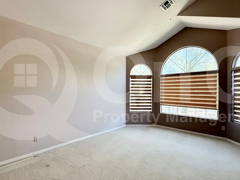 9405 E Presidio Rd — Photo 10