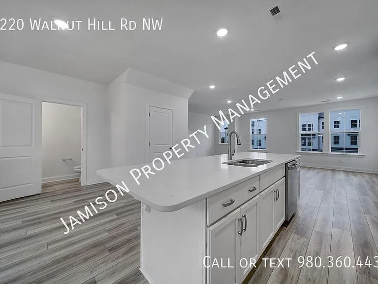 9220 Walnut Hill Rd NW — Photo 7