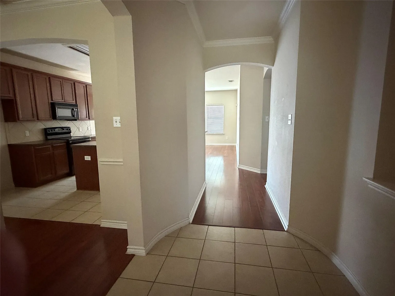 3 bed, 1527 sqft, $2,750 — Photo 3