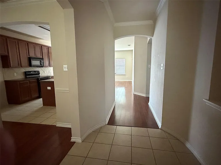 12733 Skeeter Dr — Photo 3