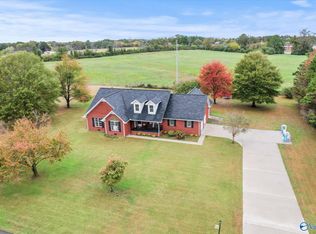 220 Santileon Ln, Rainsville, AL 35986