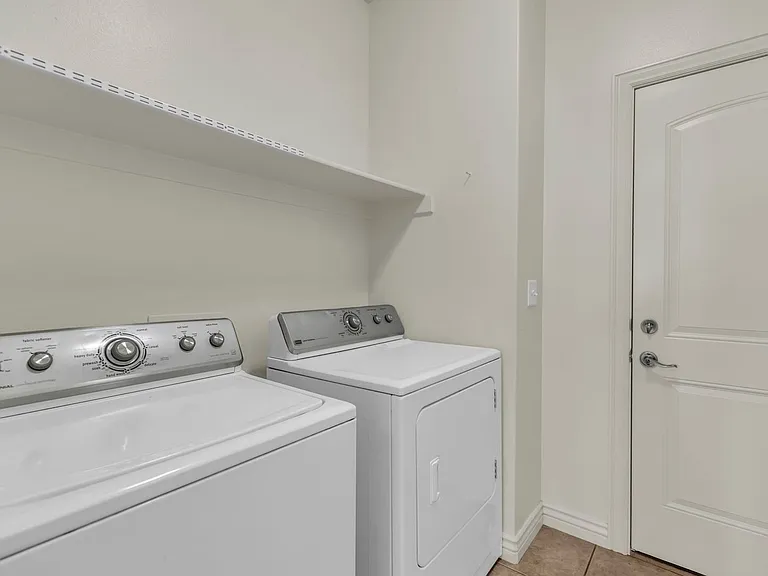 832 E Michie Ln — Photo 12