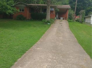 208 Academy Rd, Berryville, AR 72616